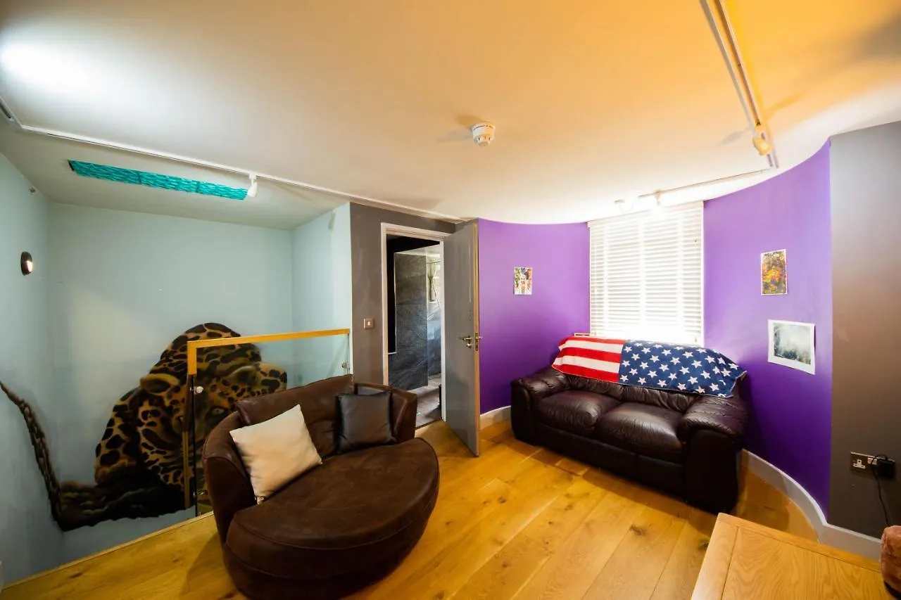 Funky Home By The Pier, 3 Bedrooms, Sleeps 10 Brighton 0*,  Reino Unido