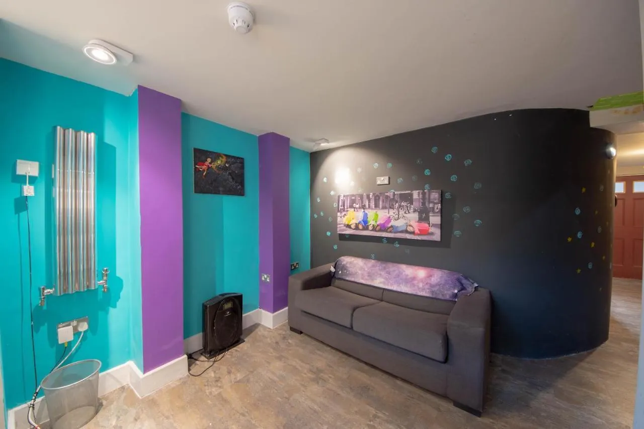 Funky Home By The Pier, 3 Bedrooms, Sleeps 10 Brighton