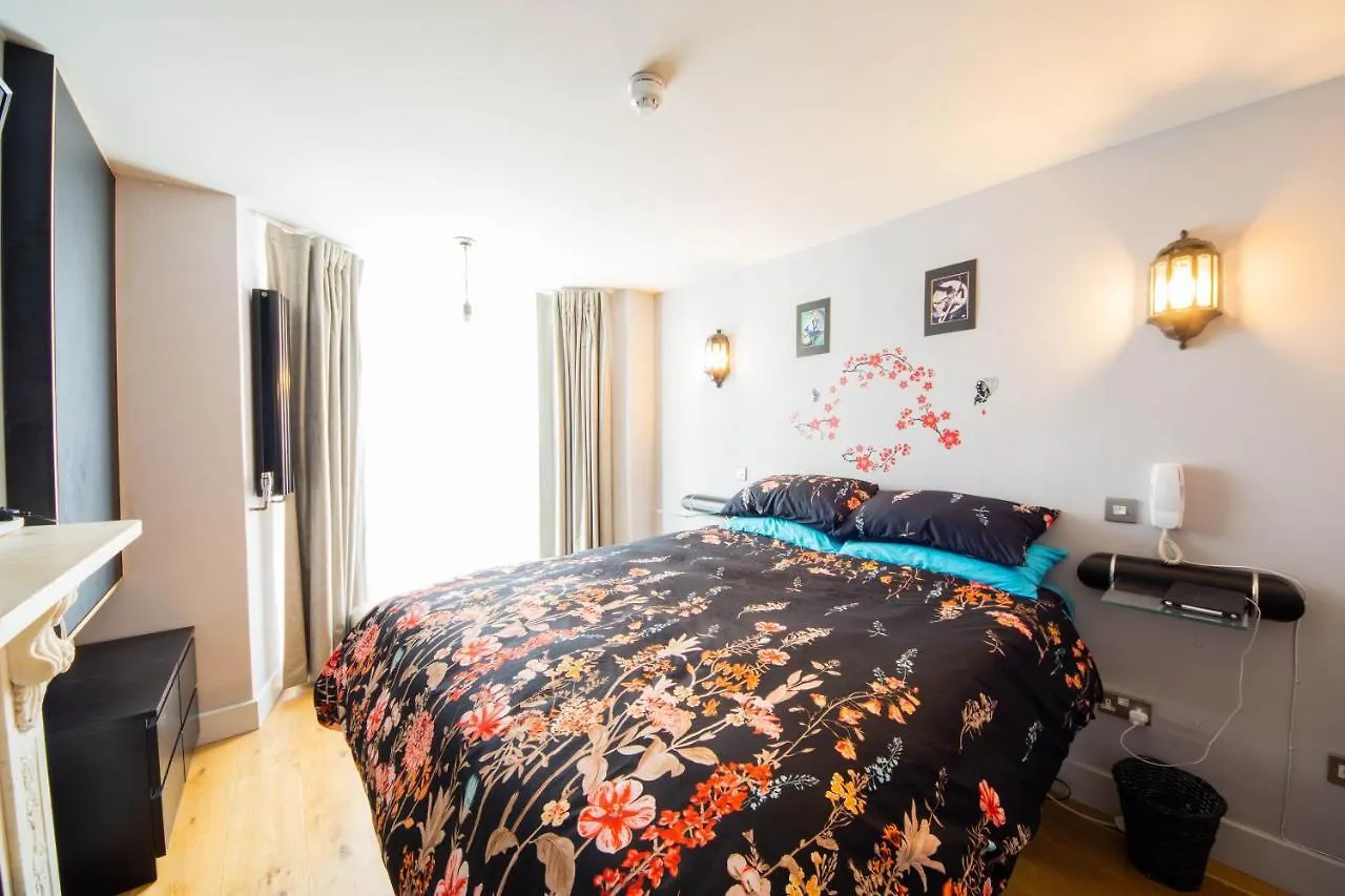 Apartamento Funky Home By The Pier, 3 Bedrooms, Sleeps 10 Brighton